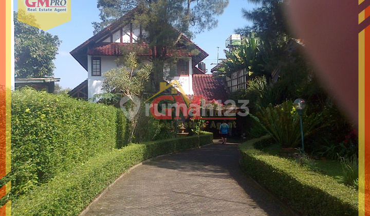 HOUSE WITH A SPACIOUS GARDEN ON CIGADUNG RAYA - NORTH BANDUNG