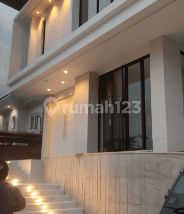 rumah Gress Citraland dekat graha famili Pakuwon indah wbm royal residence