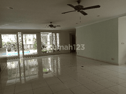 Rumah kan 4KT jl Trs Hang Lekir Simprug Jakarta Selatan 1