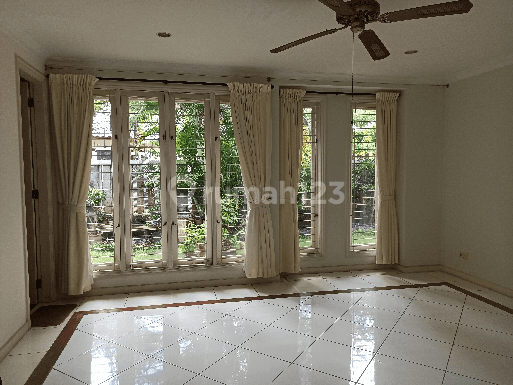 Rumah kan 4KT jl Trs Hang Lekir Simprug Jakarta Selatan 2