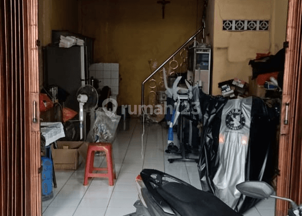 *Di  rumah Jelambar Jln prof dr Latumenten ll Jelambar Grogol Petamburan Jakarta barat 2