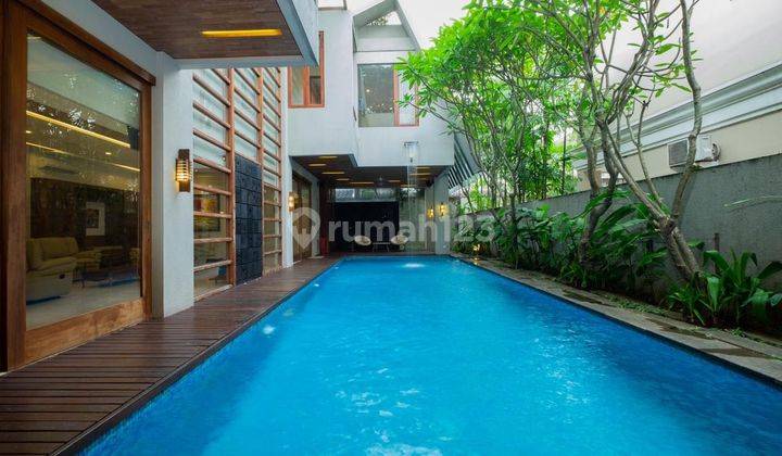 Modern Luxury Tropical House For Lease Taman Golf Karawaci Area (STRATEGIC LOCATION) 1