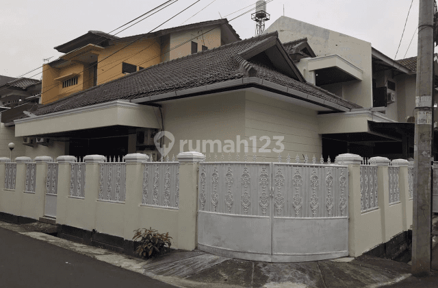 Rumah 2lantai tercantik dan posisi di hoek 2