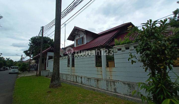 Rumah dua lantai semi furnished, luas posisi Hoek di Bukit Permai Cibubur 1