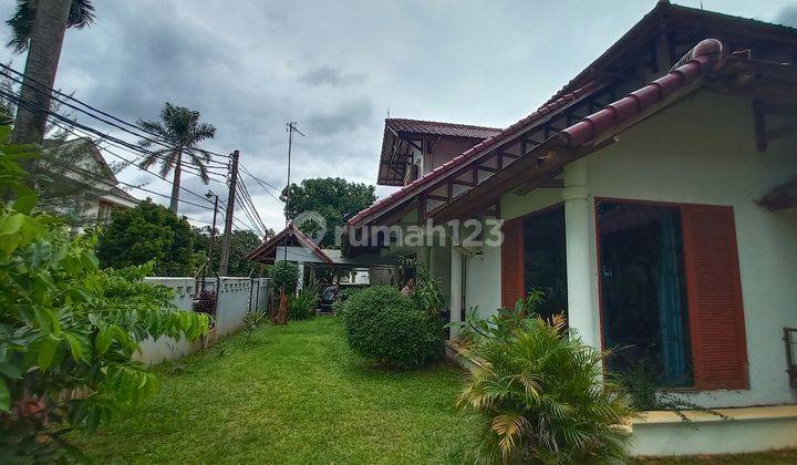 Rumah dua lantai semi furnished, luas posisi Hoek di Bukit Permai Cibubur 2