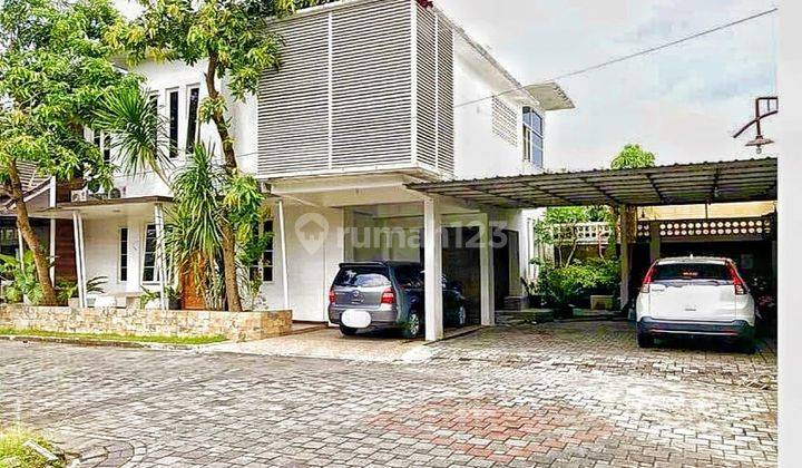 Rumah Mewah Condong Catur Dalam Perum dekat Hartono Mall 1