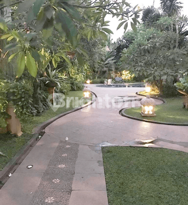 RUMAH MEWAH DI JATI BENING PONDOK GEDE 1