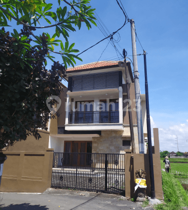 Rumah lantai 2 view sawah keren siap Huni harga nego  1