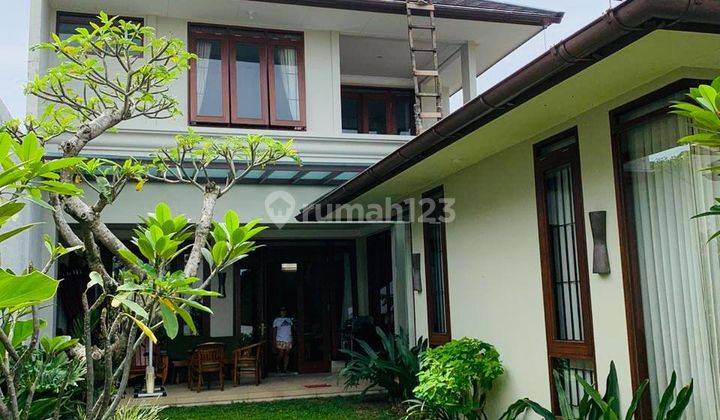 Rumah Lux Klasik Modern di Gegerkalong Bandung Utara 1