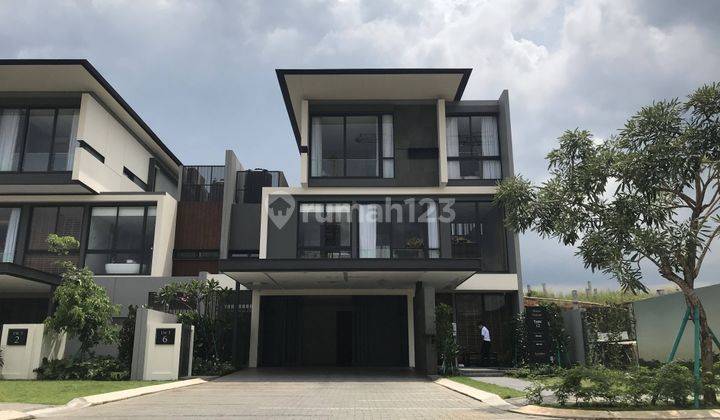 Rumah Super Mewah Lyndon Bsd City 12x33 3 Lantai Double Ceiling 1