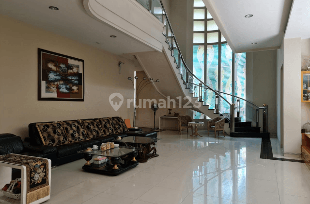 Rumah lux mekarwangi ada kolam renang 1