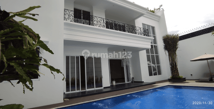 RUMAH BRAND NEW SIAP HUNI KONSEP CLASSIC EROPA 1