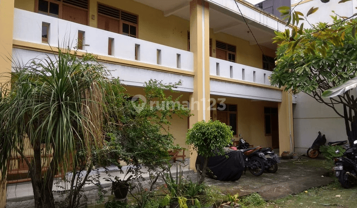 Rumah + Ruang usaha , utan kayu , Jakarta timur 1