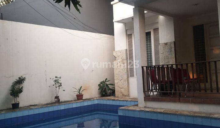 RUMAH dpn TAMAN di Jl RAJASA, SENOPATI, KEBAYORAN BARU, JAKSEL 1