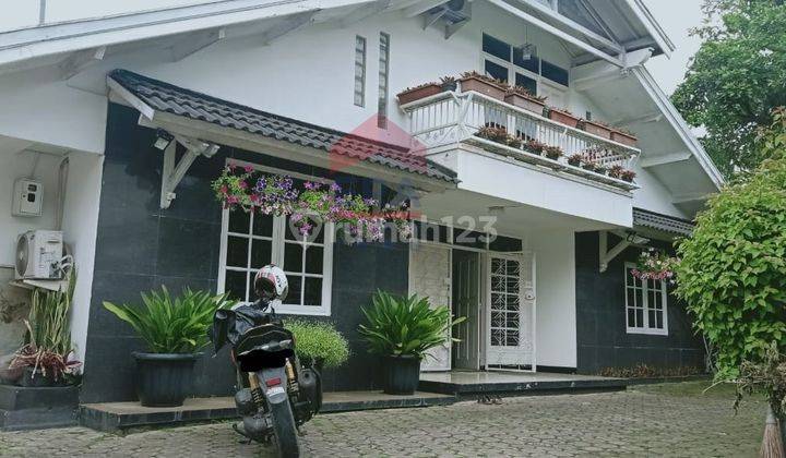 Rumah Bagus nan Menawan Cipedes atas Sukajadi 1