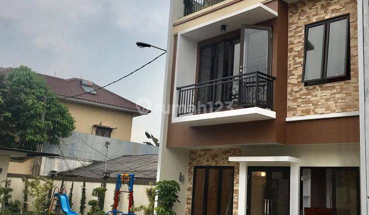 Rumah townhouse 3 lantai jati asih bekasi 2