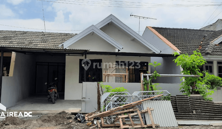 Rumah tengah kota Semarang siap pakai dekat bandara dekat tol disewakan di Puri anjasmoro Semarang barat 1