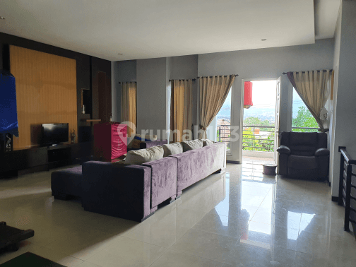 Rumah siap pakai 2 Lantai semi furnished ada view 1