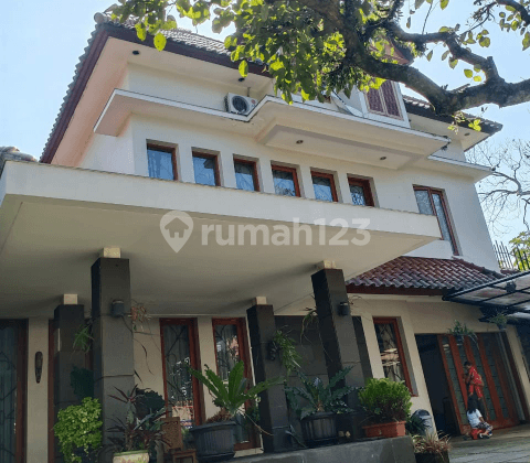 rumah lux di Setrasari 1