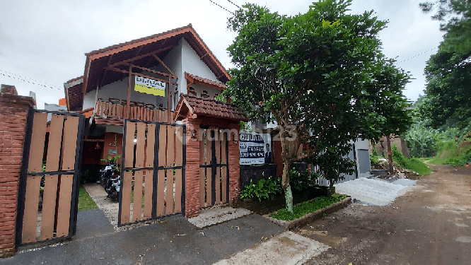 RUMAH ASRI ARTISTIK DI SETIABUDI REGENCY BANDUNG, 5 MENIT KE UPI 2