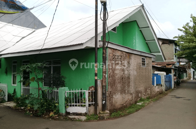 Rumah dengan letak yang teramat strategis dan bebas banjir 1