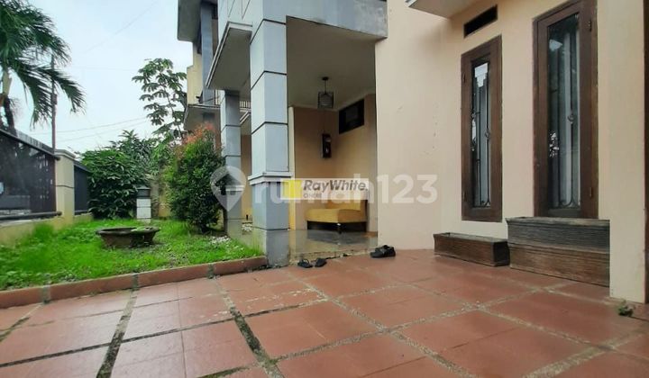 1.5-Story House Move-In Ready in Limo, Cinere 2