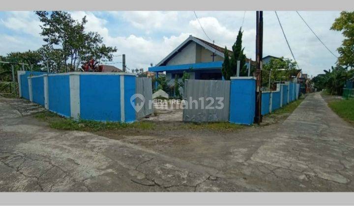 Rumah tengah   Kota di Jajar Laweyan Solo  1