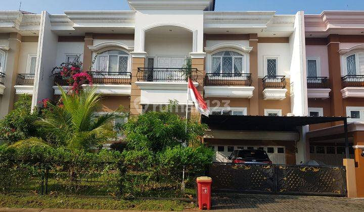 Rumah Mewah ada Kolam Renang di Boulevard Raffles Hills 1