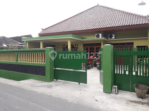 Rumah + Kost Kostan aktif di Solo kota dekat Sekolahan 1