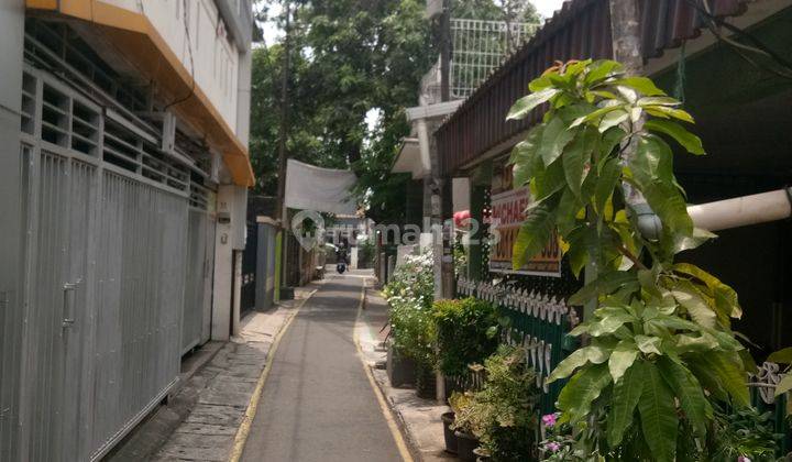 RUMAH MURAH DI JL MANGGA UTAN KAYU JAKARTA TIMUR 2