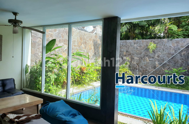 Rumah Bagus Minimalis dgn Kolam Renang di Colomadu Solo 2