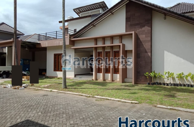 Rumah Mewah di Cluster Elite Gentan Solo 2