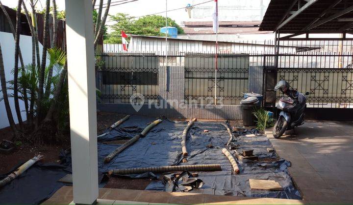 Rumah Luas Diarea Srengseng. Strategis Cocok Nempel Gatte Toll Kebon Jeruk 2