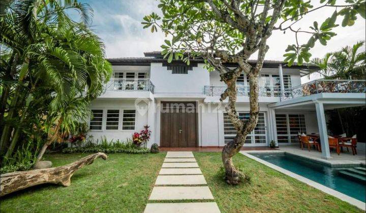 SEMINYAK CENTRAL VILLA 2