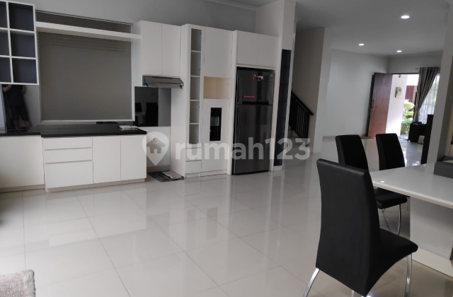 Rumah Sewa Yg Bagus & Furnish di Green Lake City 2