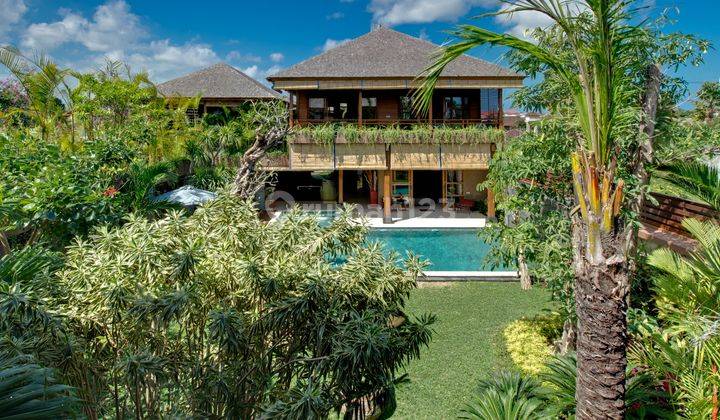 LUXURY VILLA IN THE HEART OF SEMINYAK 1