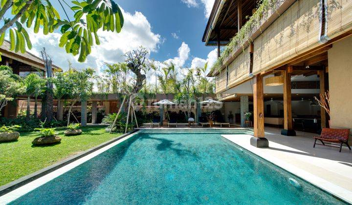 LUXURY VILLA IN THE HEART OF SEMINYAK 2