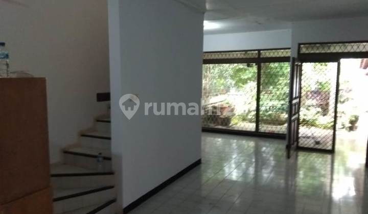 Pondok Indah, Pinang Perak near PIM, wide road. Pondok Indah, Pinang Perak near PIM, wide road.