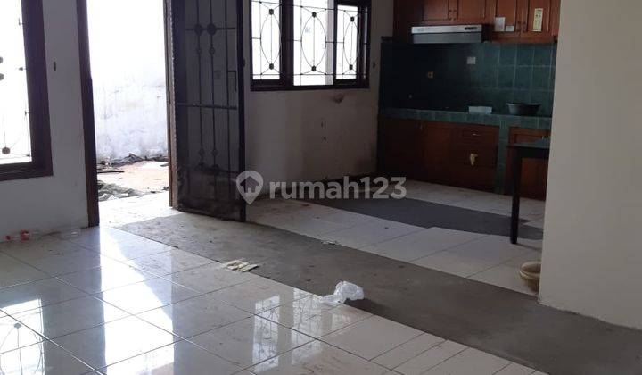 Rumah Besar di Taman Kopo Indah 2 Siap Huni 1