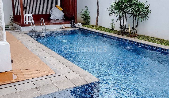 Rumah Bagus Emerlad Mansion di Lippo Cikarang With Swimming Pool 1