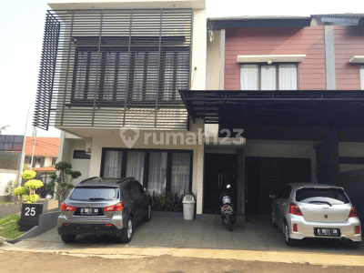 Rumah Masih terawat dalam Town House 2