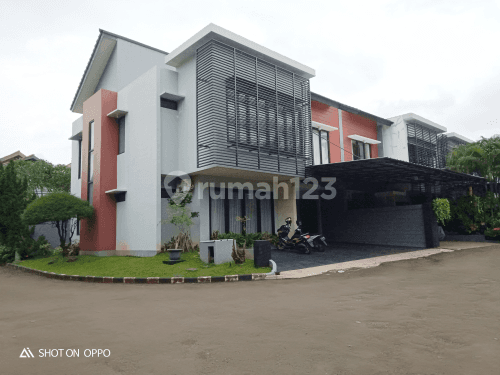 Rumah Masih terawat dalam Town House 1