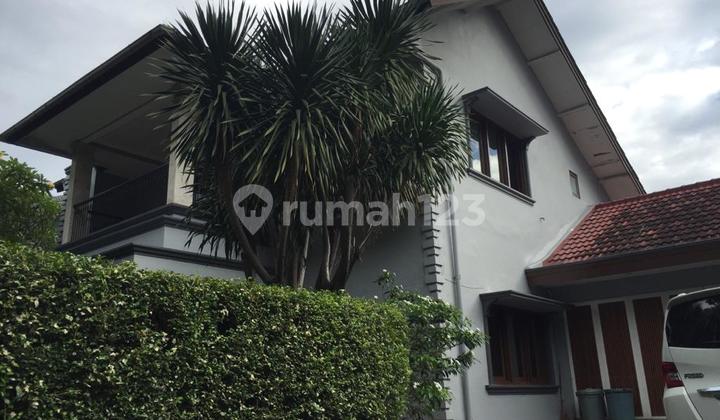 Modern Elegant House With Pool In Premium Kebayoran Baru 2