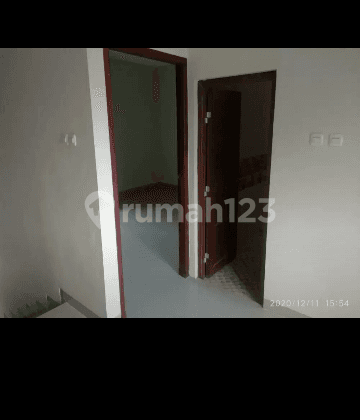 Di Jual Rumah Mewah  2 Lantai Siap Huni Dekat Tol 2