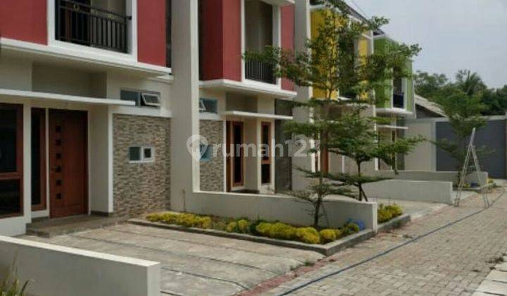 Dijual Rumah 2 Lantai Bagus Besar Siap Huni 2