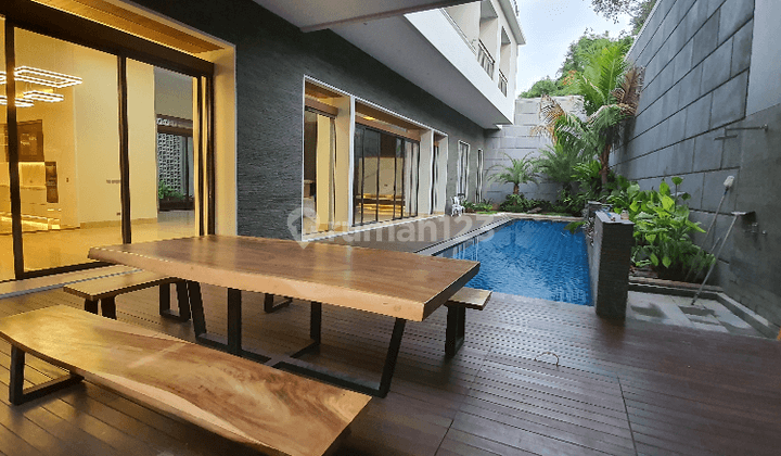 Rumah mewah Bangsawan BSD  Full marmer dg Swimming Pool dan kolam koi 1