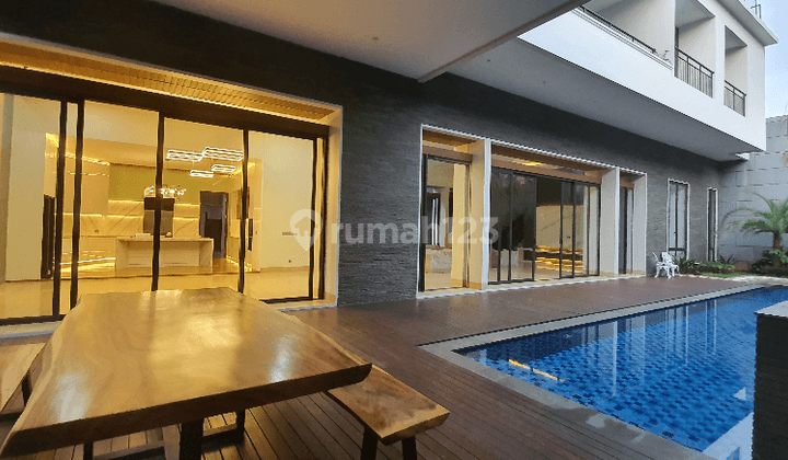 Rumah mewah Bangsawan BSD  Full marmer dg Swimming Pool dan kolam koi 2