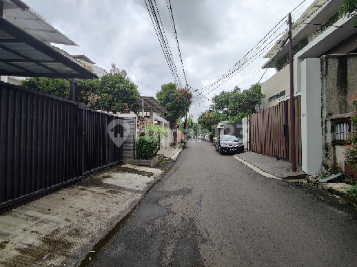 Rumah klassik dekat MRT cipete 
