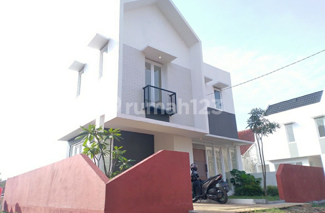 Rumah di Cikutra  bernuansa alam dekat kota Bandung