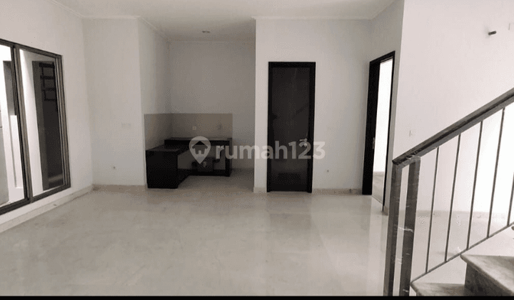 Rumah minimalis siap huni dikawasan elite PIK, Jakarta Utara 2